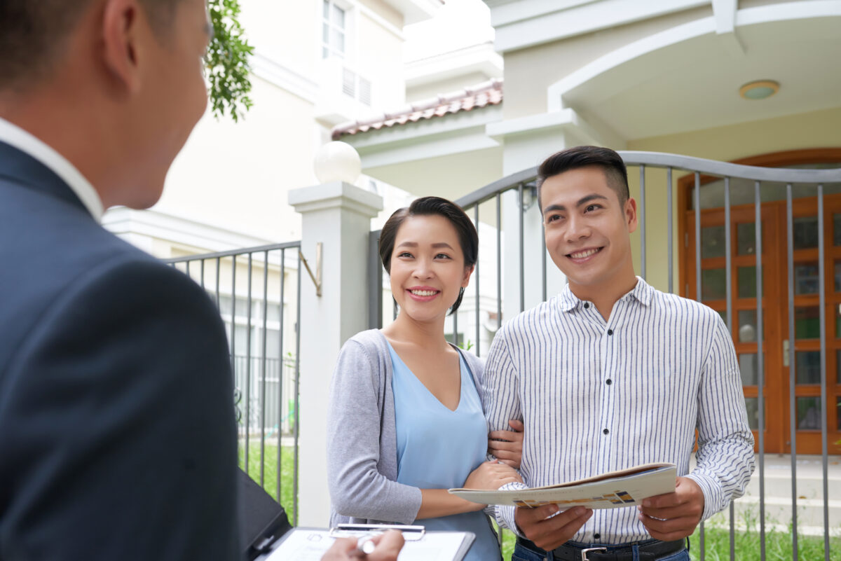 Why Real Estate Agents Should Learn Chinese to Serve Chinese Buyers in Singapore
