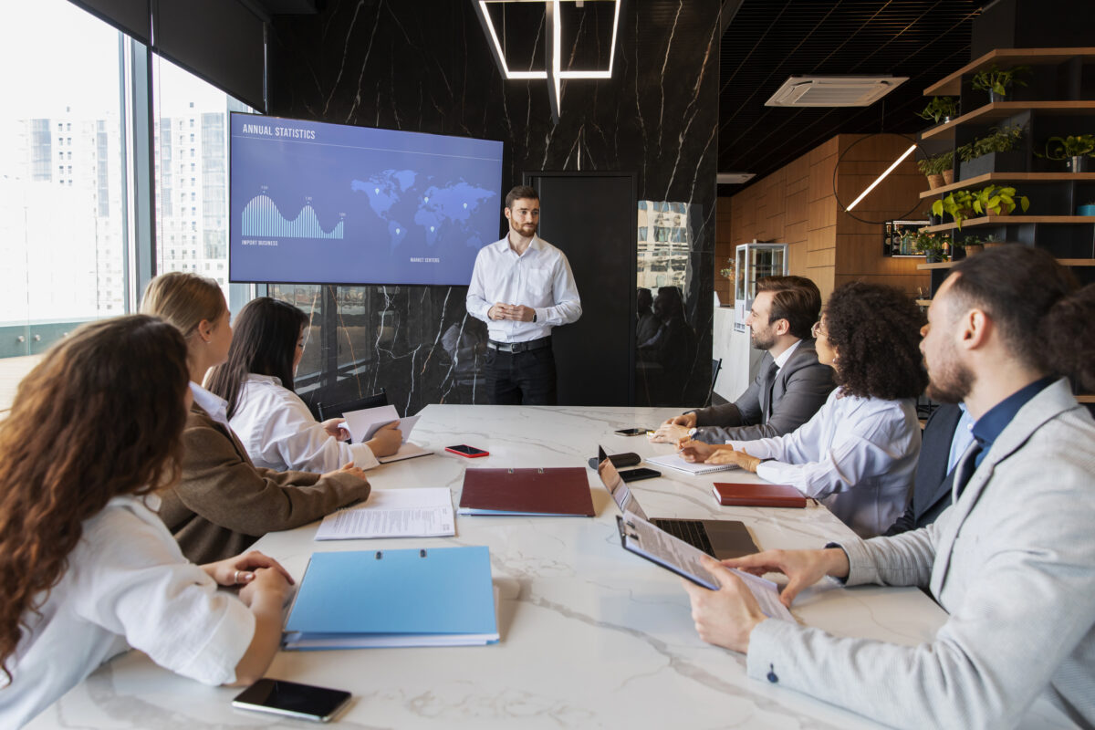 Doing Business with Chinese Companies: Guide to Meetings, Etiquette, and Building Trust