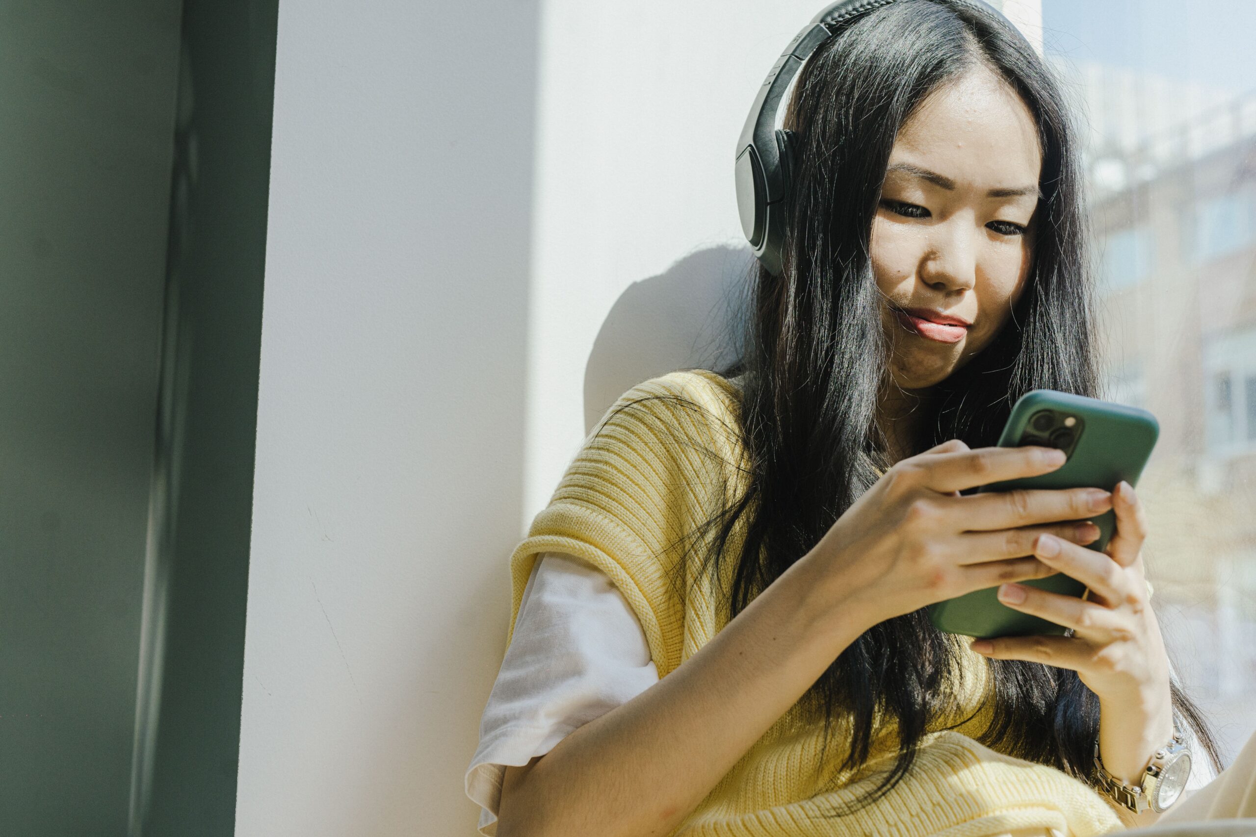 Listening to songs to help yourself get more familiar with Chinese